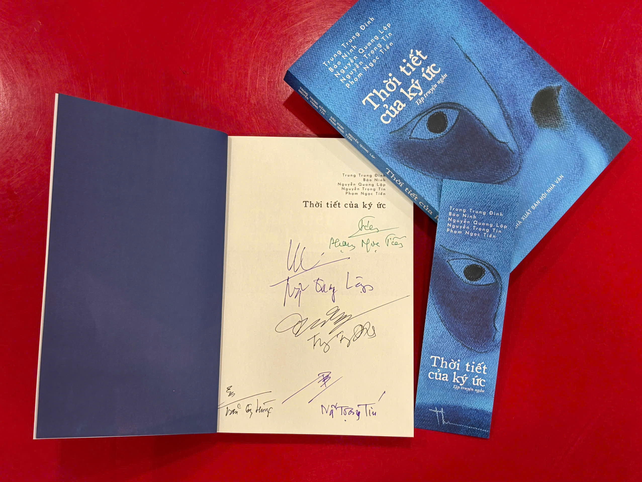 (Tập truyện ngắn, Tặng kèm Bookmark và Chữ ký) THỜI TIẾT CỦA KÝ ỨC – Bảo Ninh, Trung Trung Đinh, Nguyễn Quang Lập, Nguyễn Trọng Tín, Phạm Ngọc Tiến – NXB Hội Nhà Văn