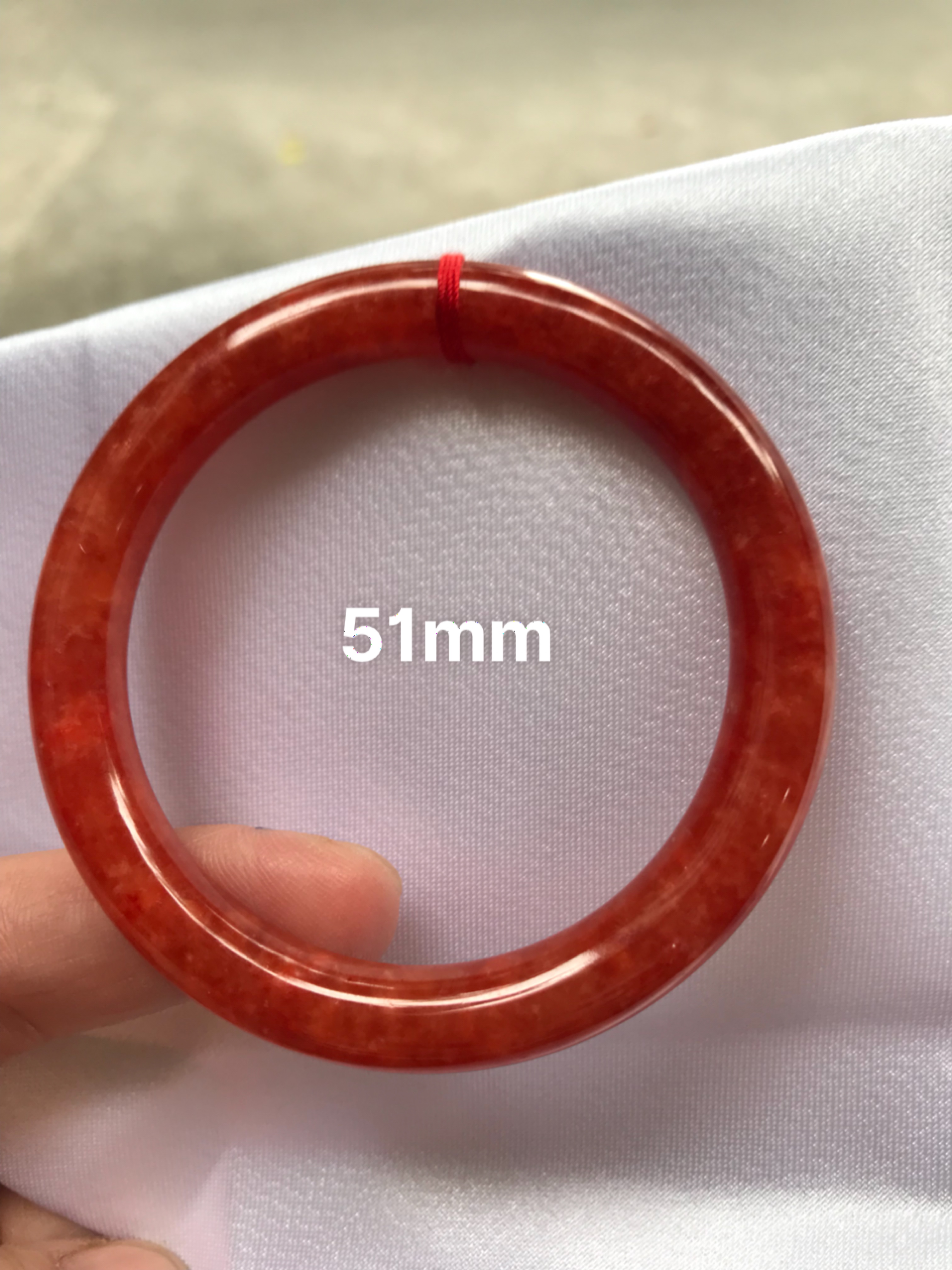Vòng Cẩm Thạch Đỏ Đẹp A Ni 51mm x chột 8mm màu đỏ bông tươi sáng bóng đẹp nữ 50kg - 53kg đeo mệnh hỏa mệnh thổ đeo xuất sắc đẹp món quà tặng ý nghĩa ạ