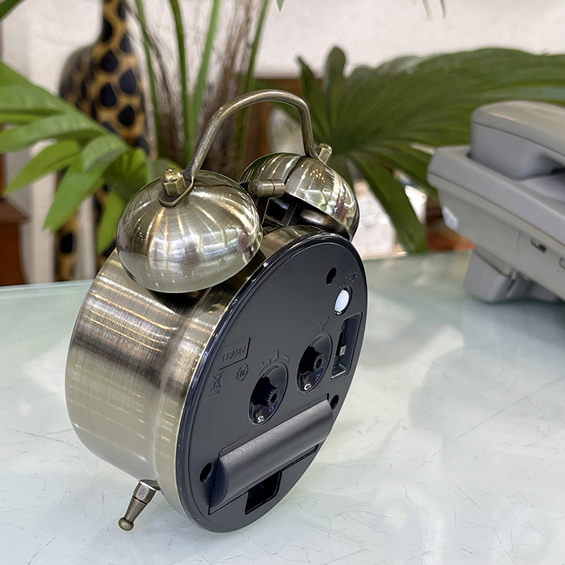 Đồng hồ Rhythm CRA861NR63- Kt 8.7 x 12.7 x 5.0cm, 180g. Vỏ kim loại, dùng PIN.