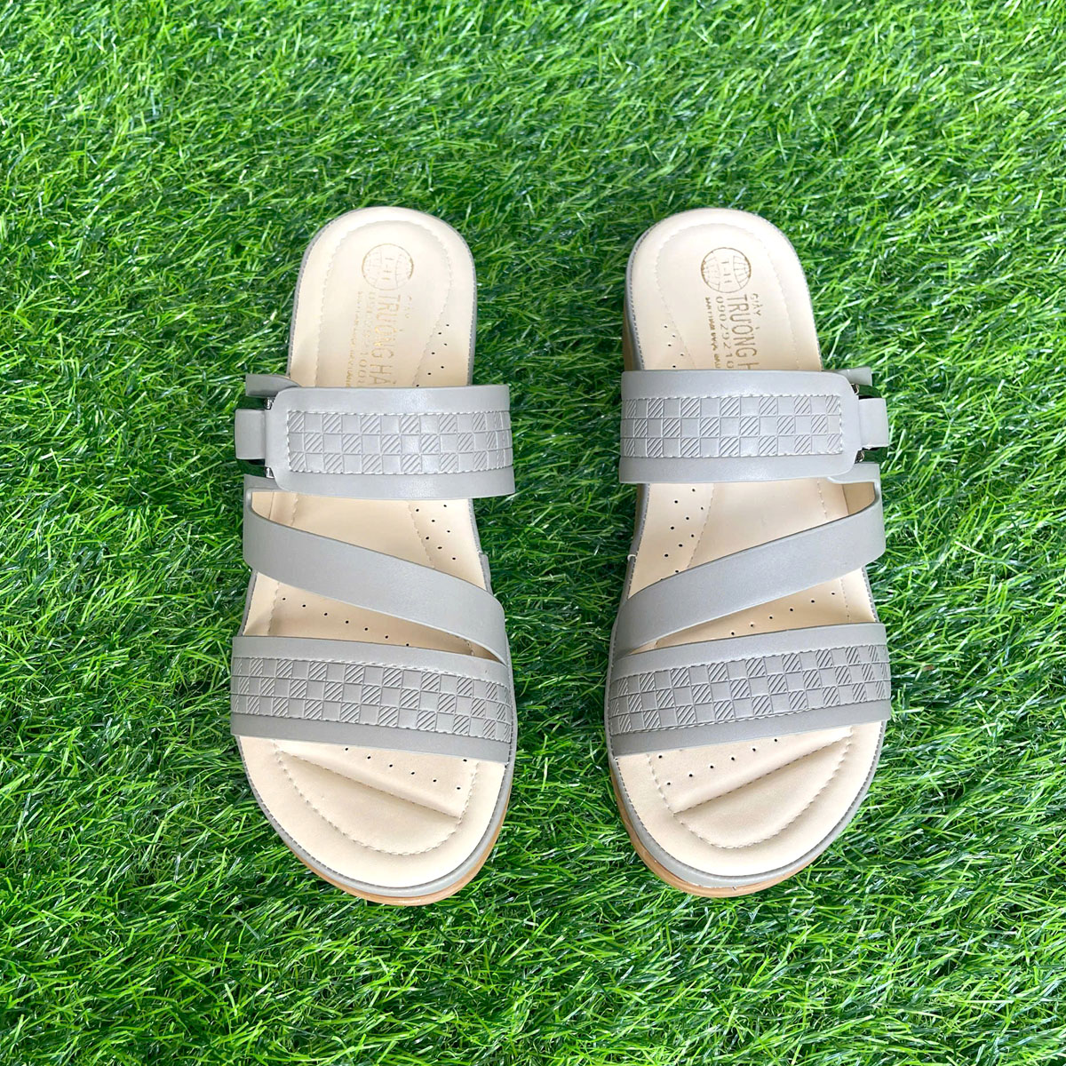 Dép nữ thời trang đế bằng 4cm Trường Hải 2 màu đen,xám DN155
