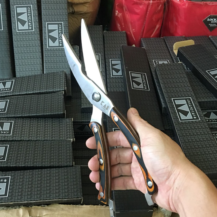 Kéo cắt gà KAI xuất xứ Nhật Bản cán gỗ, lưỡi thép không gỉ 24.5cm