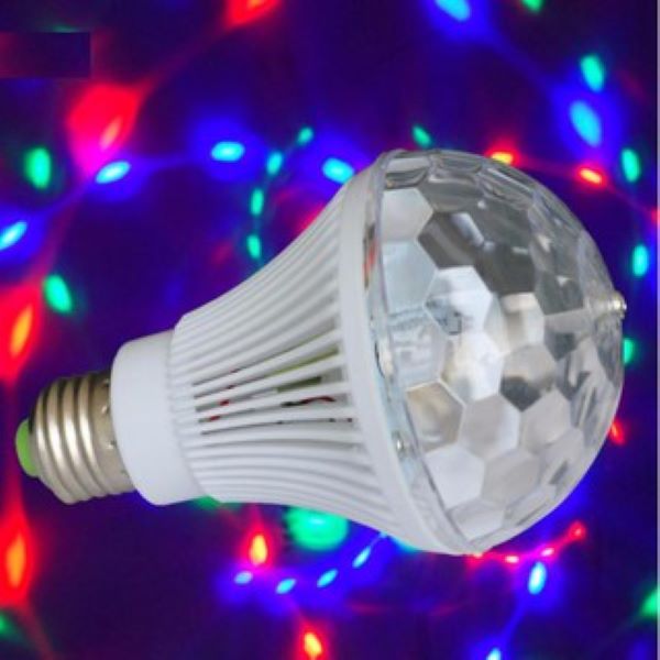 Cầu quay LED nhiều màu 5W đui E27