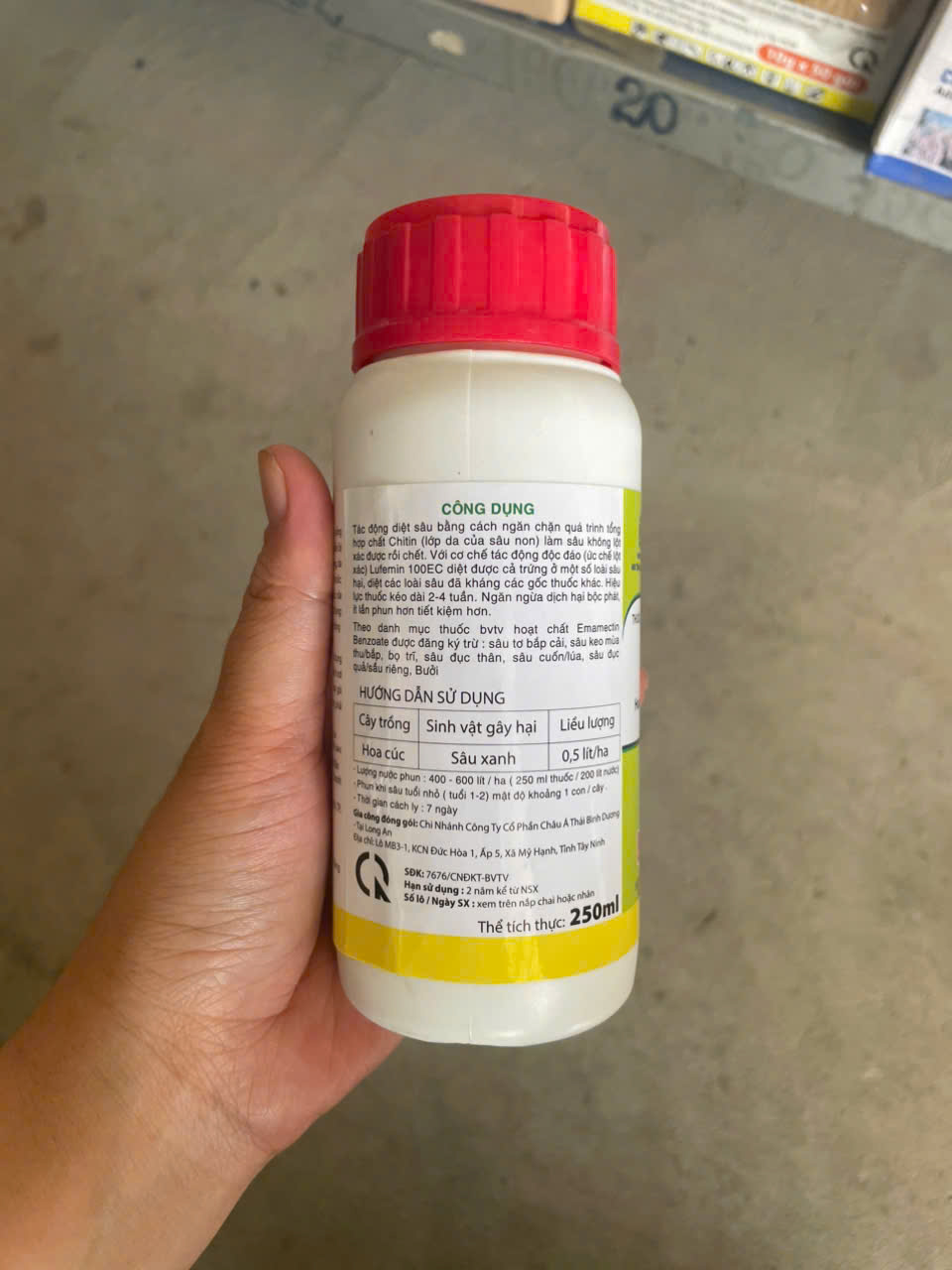 Thuốc trừ sâu cuốn lá, sâu đục thân, sâu đục quả, sâu xanh da láng, và sâu tơ Lufemin 100EC (Sạch Sâu) 250ml