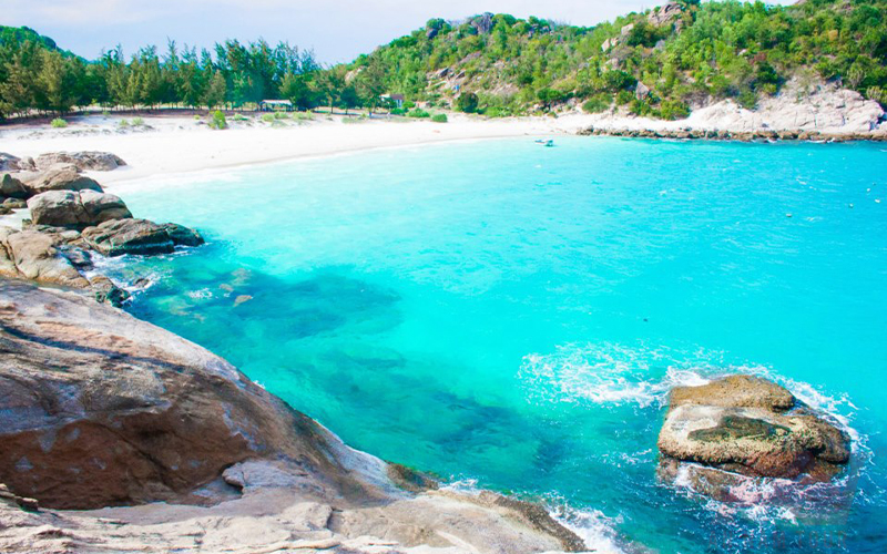 NHA TRANG - CAM RANH: Tour Bình Hưng - Bình Lập 1 Ngày Khám Phá Tứ Bình Nổi Tiếng | Tour Trọn Gói Xe Đưa Đón Từ Nha Trang + Tàu/Canoe Ra Đảo + Ăn Trưa + Vé Tham Quan + Xe Điện Tham Quan + HDV Suốt Tuyến