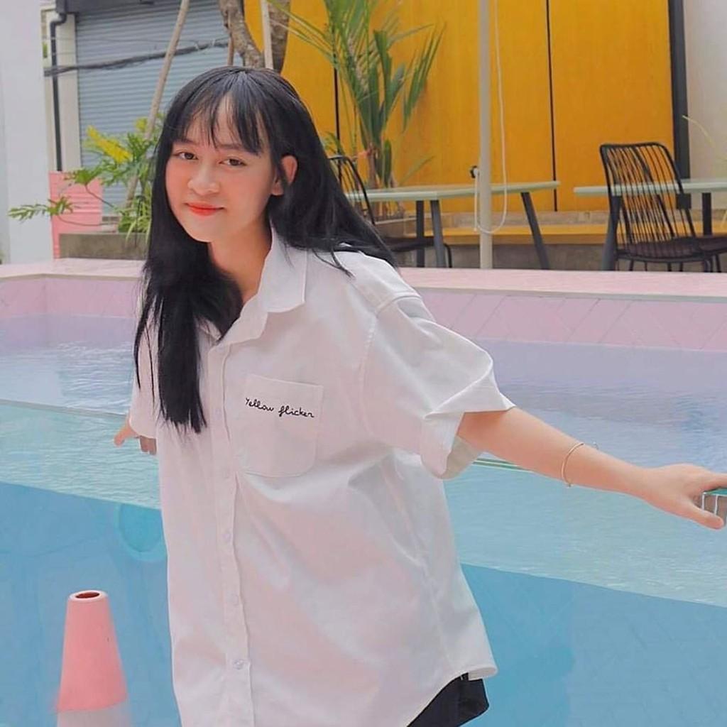 Áo sơ mi nữ cổ bẻ tay lỡ có túi dáng ulzzang freesize form rộng unisex thêu chữ YF - YELLOW FLICKER màu trắng