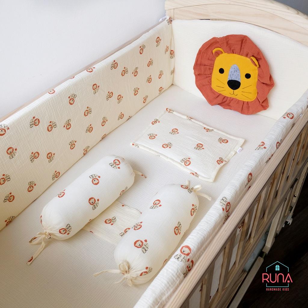 Bộ 4 tấm quây cũi cho be RUNA KIDS chất liệu muslin cao cấp mềm mại thoáng khí thấm hút mồ hôi họa tiết sư tử dễ thương