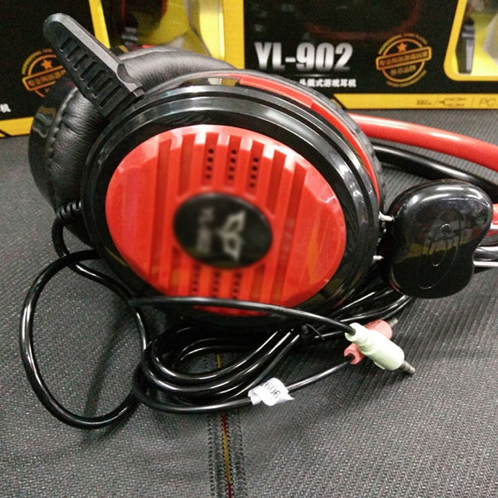 Combo Phím R8 1822 + Tặng Chuột Game, Tai Nghe YL902 Và Lót Chuột Hình Game S1 - HÀNG CHÍNH HÃNG