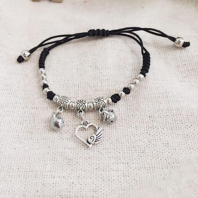 Vòng tay HandMade dây đen cánh phối chuông