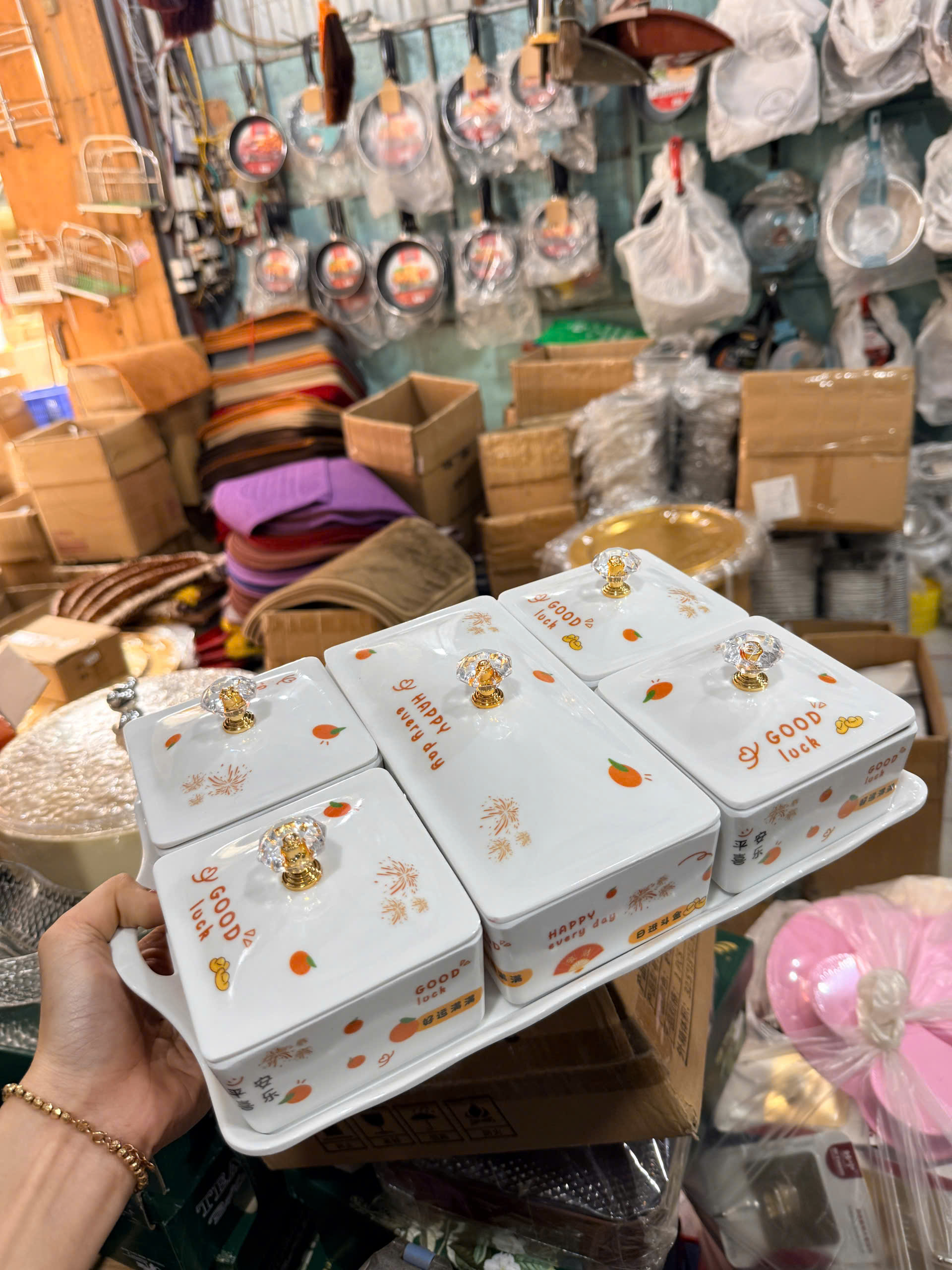 Khay Đựng Bánh Kẹo Mứt Tết 6 Ngăn Phíp Cao Cấp – Hộp Mứt 2931 Có Nắp Và Khay Xách Tiện Lợi - HÀNG CHÍNH HÃNG MINIIN