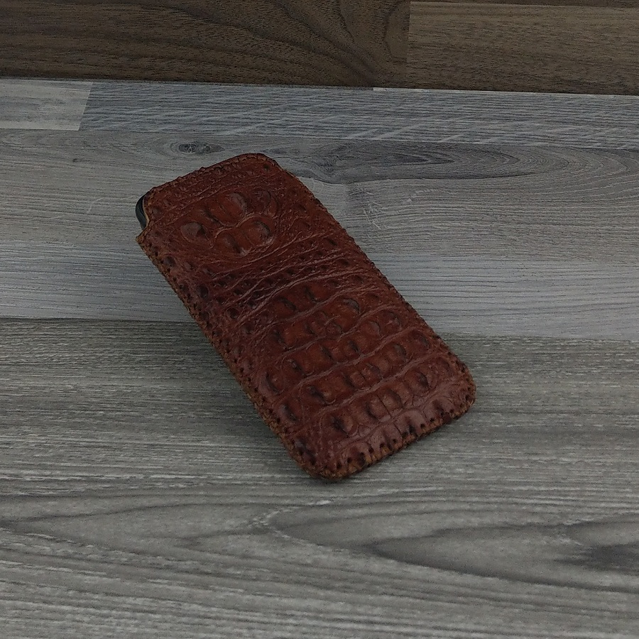 Bao da rút dành cho iphone 11 pro da cá sấu có gù màu nâu