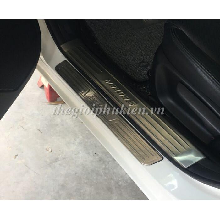 Bộ Ốp bậc, Nẹp bước chân Mazda 3 - Mẫu INOX