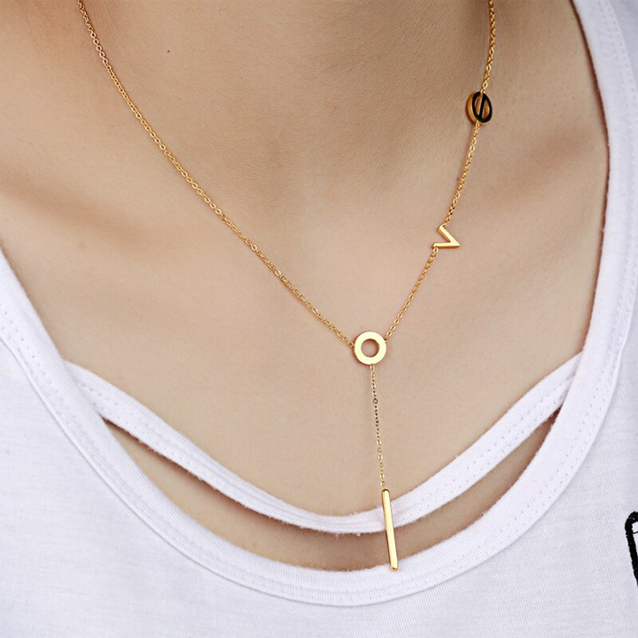 Dây chuyền titan chữ love