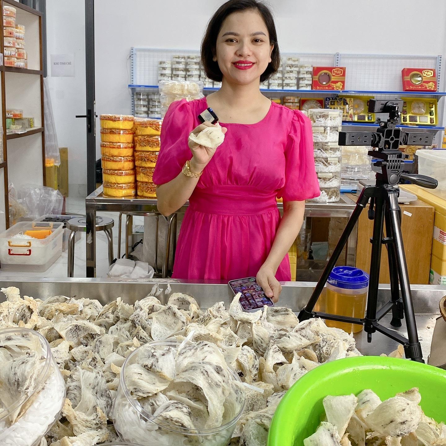 Yến thô tổ bánh mì già nở, kèm nhíp, táo đỏ, đường phèn - Yến sào Đỗ Thị Toán