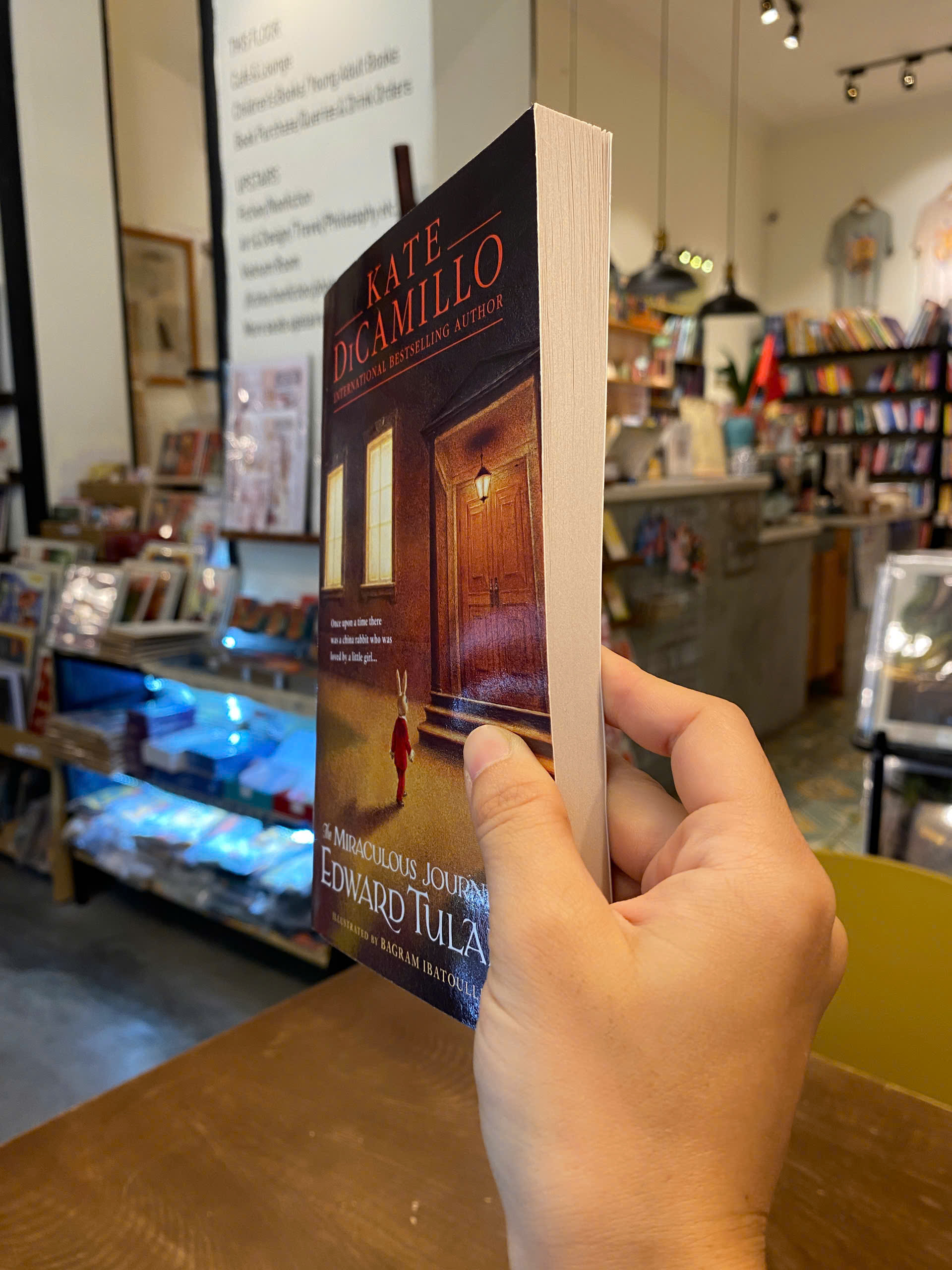 Sách - The Miraculous Journey of Edward Tulane by Kate DiCamillo | Children Novel / Ngoại văn