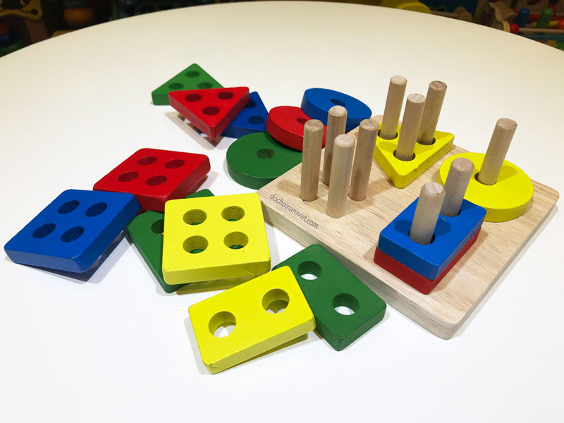 Đồ chơi giáo dục tư duy bằng gỗ trụ ghép hình khối theo hình học