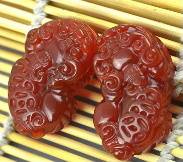 Tỳ hưu mã não đỏ