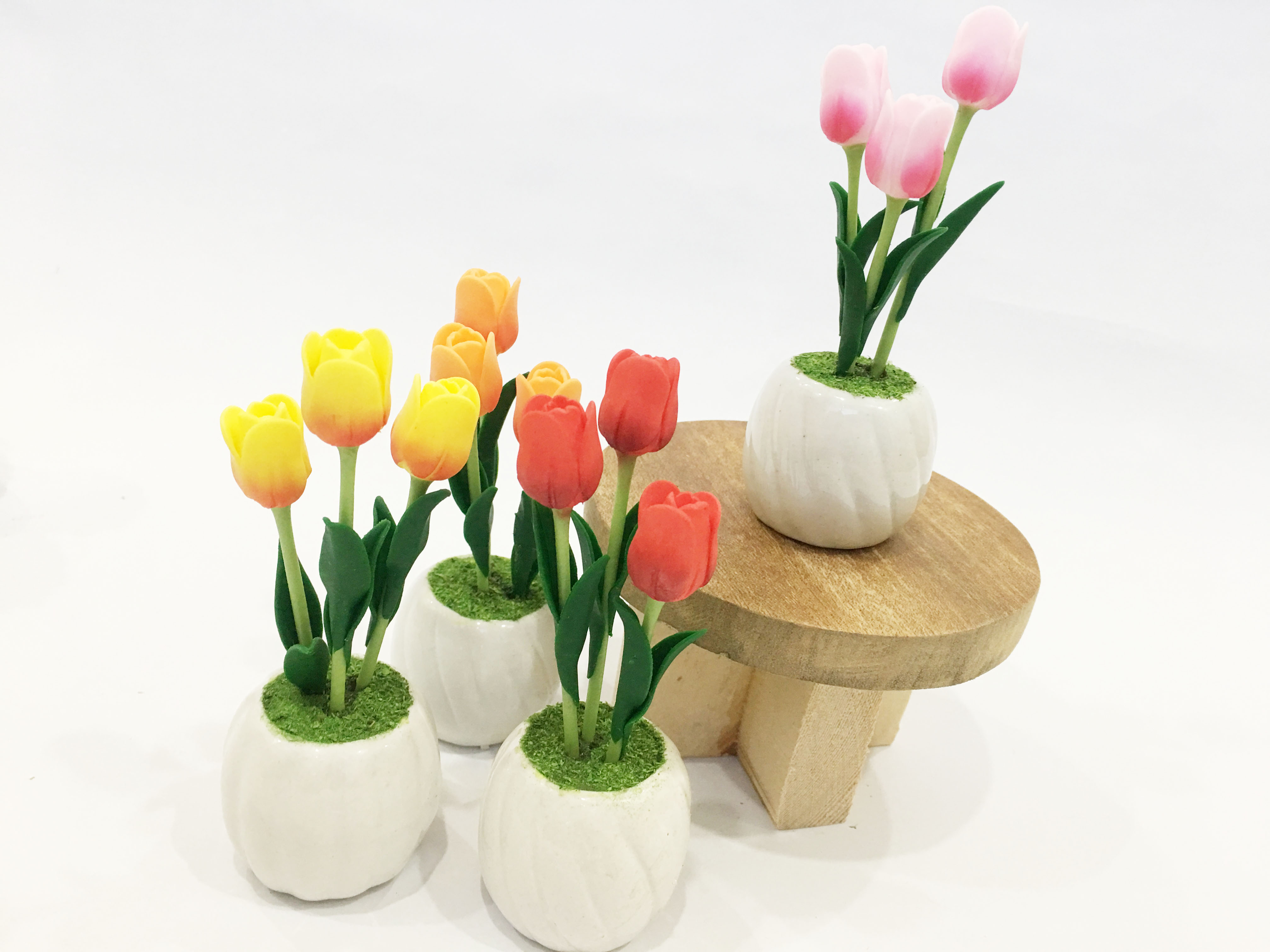 Chậu hoa đất sét mini - Cây tulip / Uất kim hương (phát màu ngẫu nhiên) - Quà tặng trang trí handmade