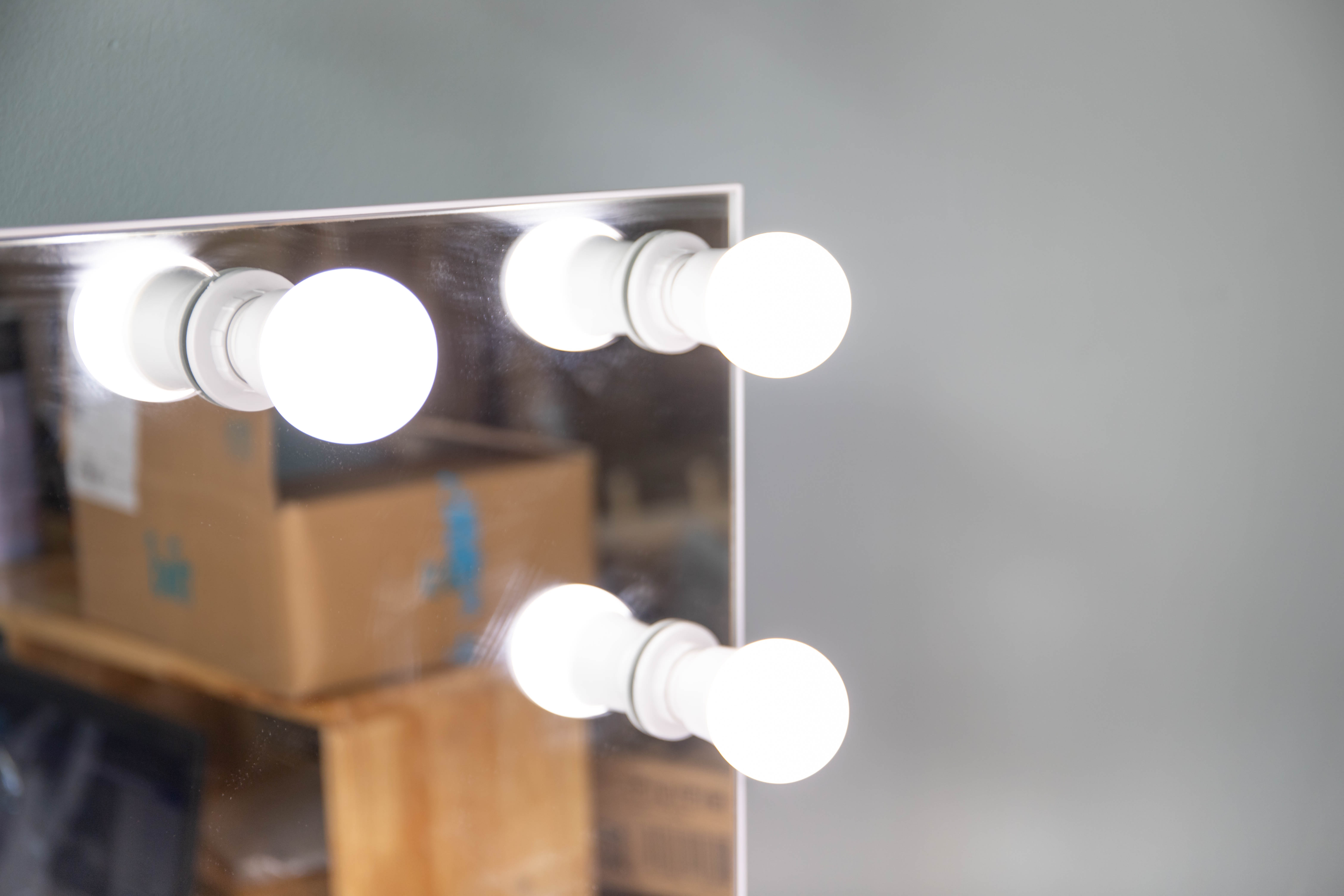 GƯƠNG BÓNG ĐÈN LED ĐỂ BÀN SIZE 80 - MIRROR MW01