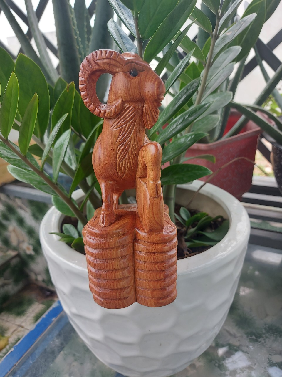 Tượng Con Dê  gỗ Hương Đá kích thước Cao 20cm