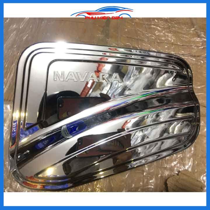 Ốp nắp xăng Navara 2022-2023 mạ crom bảo vệ chống trầy trang trí ô tô