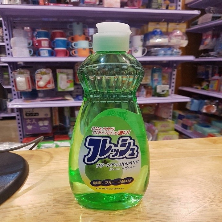 Chai nước rửa bát chén hương táo 600ml Rocket nội địa Nhật Bản