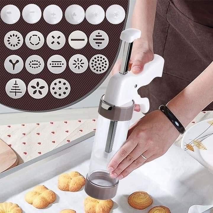 Bộ Dụng Cụ Làm Bánh Quy, Bánh Cookie - Gồm 13 Khuôn Nhấn + Dụng Cụ Xịt Bột + Vòi Trang Trí Bánh Quy