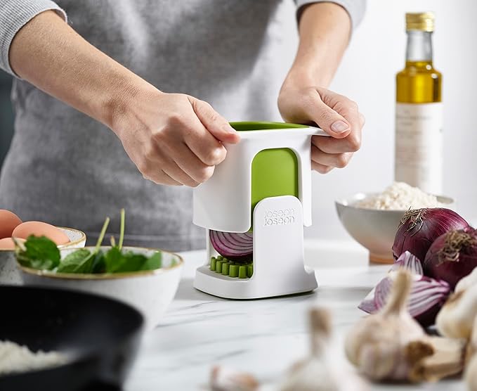 Dụng cụ cắt rau củ Joseph Joseph ChopCup 20175 White/Green Hàng chính hãng