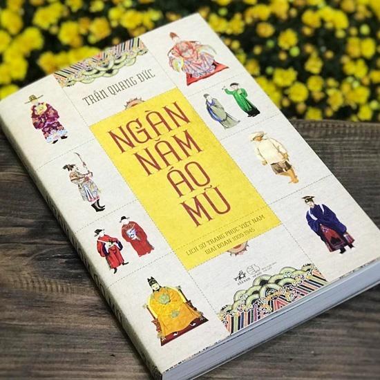 Sách - Ngàn năm áo mũ (Nhã Nam HCM)