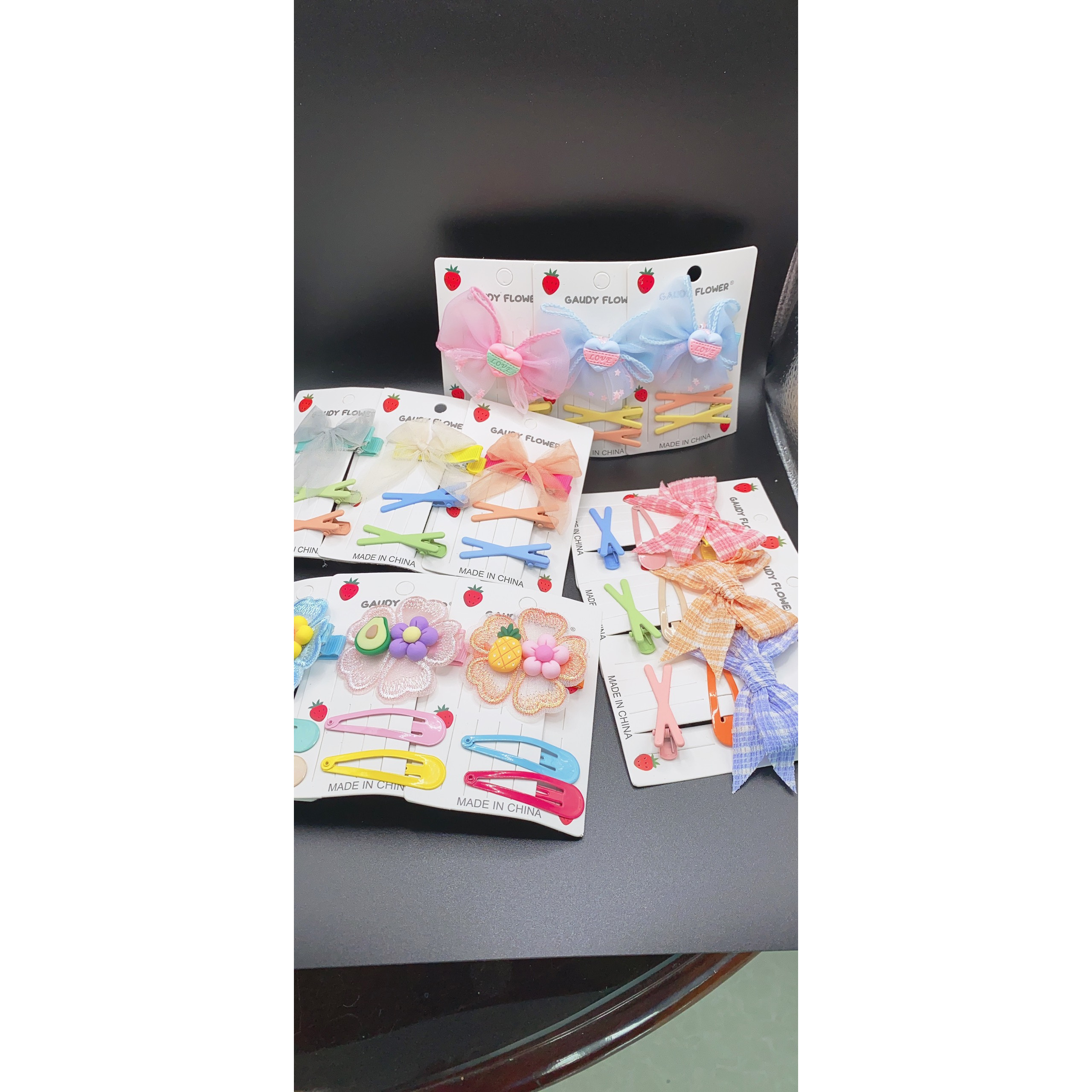 Kẹp mái xinh xắn cho bé gái + tặng 1 vòng happy