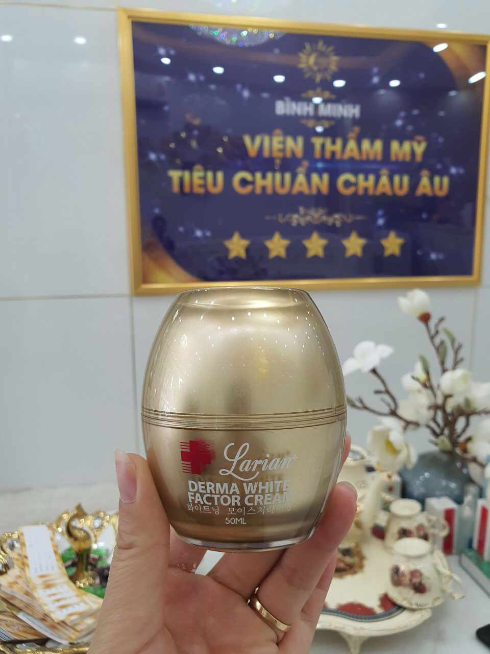 Kem dưỡng trắng da, hỗ trợ trị thâm nám DNA cá hồi Larian+ Derma White Factor Cream