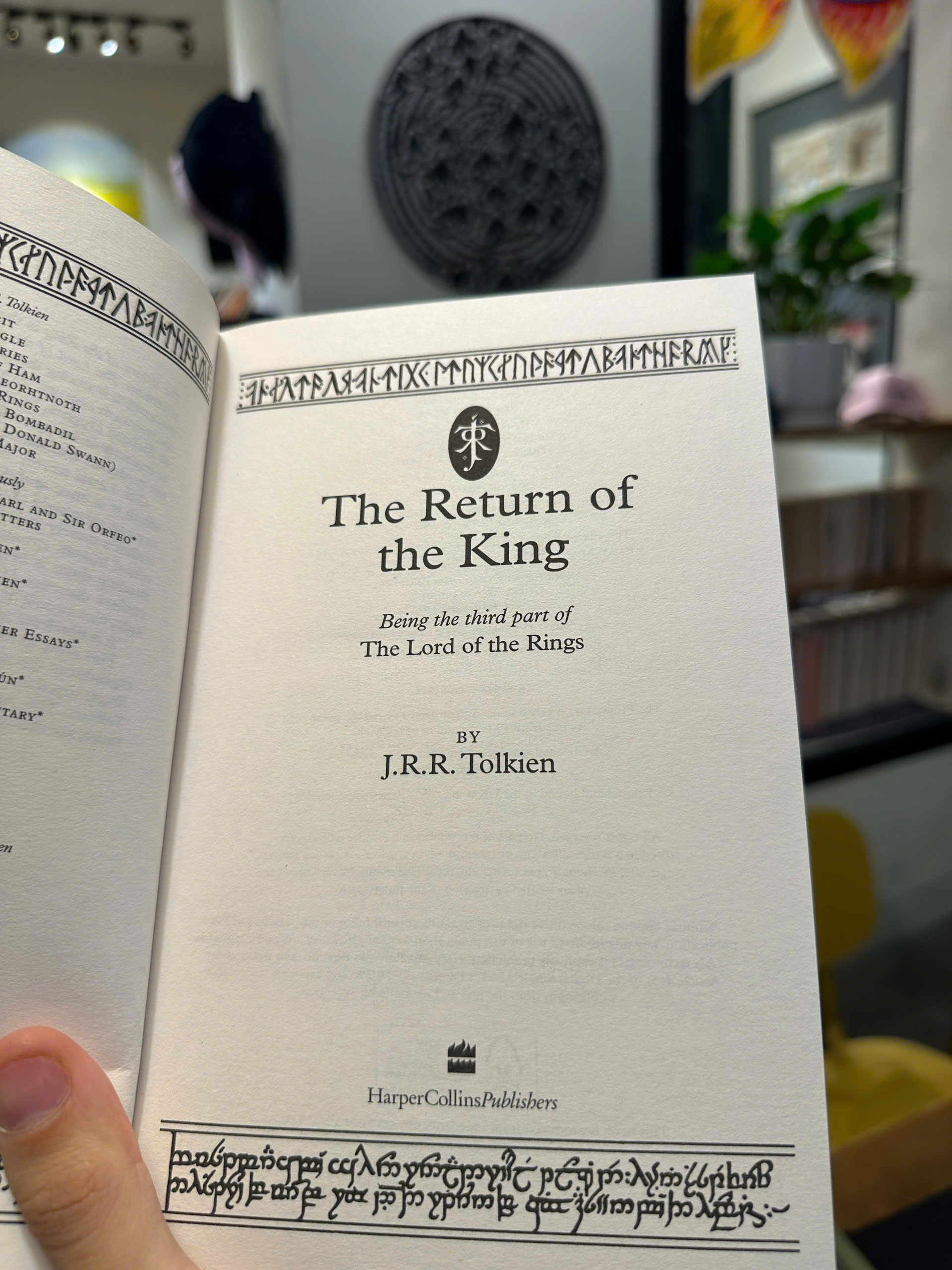 Sách - The Return of The King (Lord of The Rings series) by J.R.R. Tolkien | Fantasy / Ngoại văn