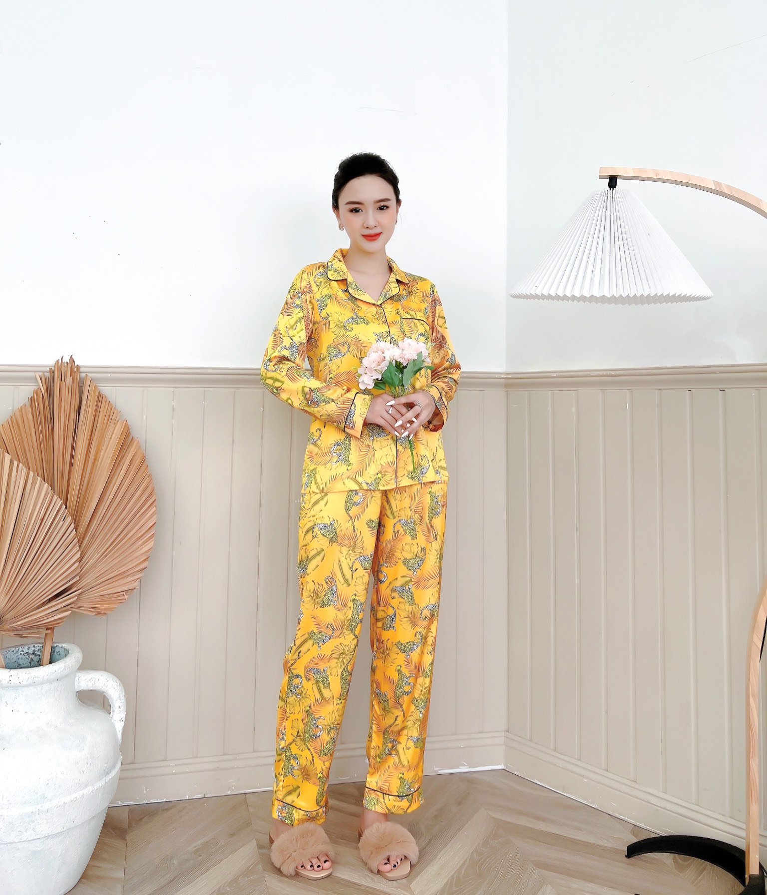 Đồ ngủ nữ pyjama tay dài quần dài họa tiết HW1004 đồ ngủ đẹp lụa Pháp cao cấp, mềm mịn - RELAX