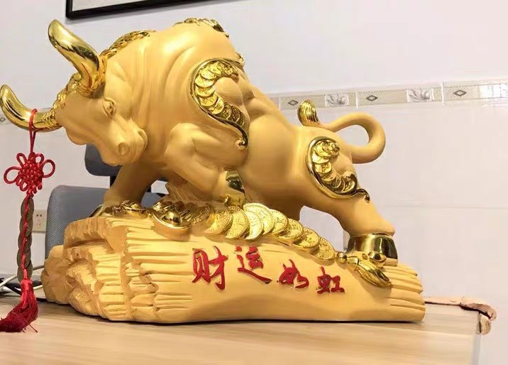 Bò Tài Chính, Bò vàng linh vật mang lại may mắn vài tài lộc, đặc biệt trong kinh doanh và đầu tư tài chính, Mã T101