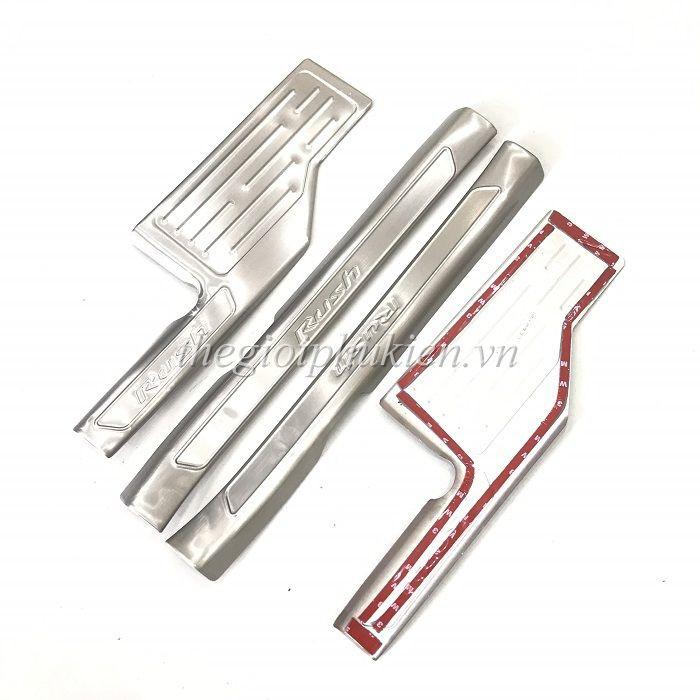 Bộ Ốp bậc, Nẹp bước chân INOX Toyota Rush - Bên Trong