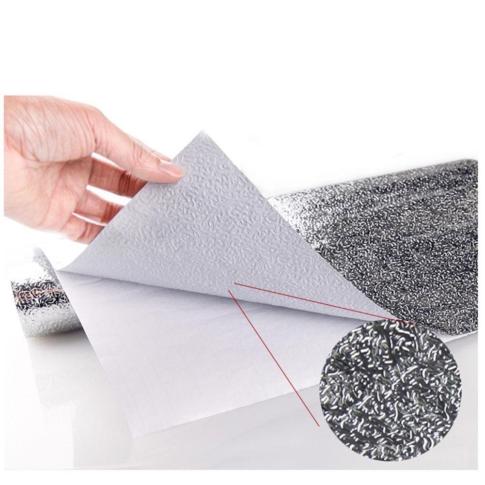 Cuộn giấy bạc dán bếp cách nhiệt, miếng decal dán tường nhà bếp chống thấm bền đẹp
