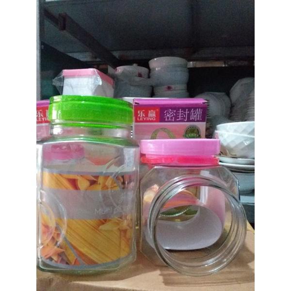 Hũ - lọ Thủy Tinh Đựng Thực Phẩm 2,8 Lít Nắp Xoáy Có Quai Sách