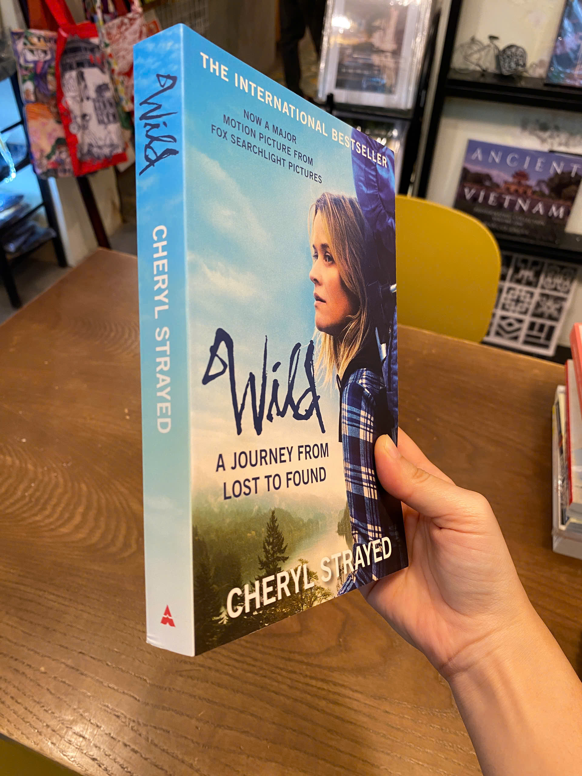 Sách - Wild: A Journey from Lost to Found by Cheryl Strayed | Memoir - English Nonfiction