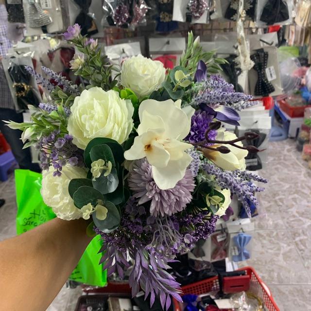 Hoa cưới cô dâu tím