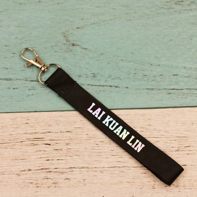 Móc khóa dây strap Wanna One