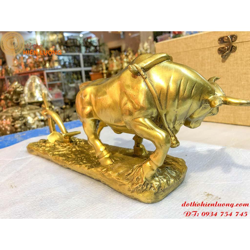 Tượng Linh Vật Trâu Kéo Cày Bằng Đồng Màu Vàng - Tượng Trâu Phong Thủy