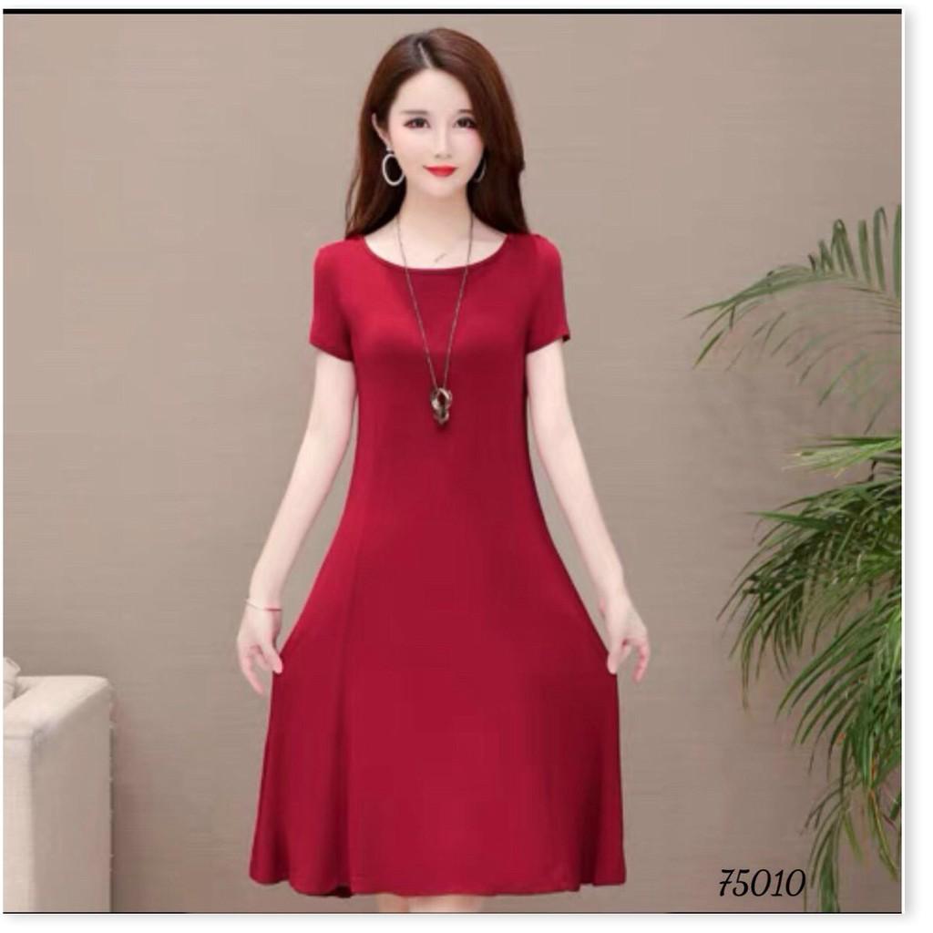ĐẦM ĐŨI HỌA TIẾT TRƠN NHƯNG KHÔNG KÉM PHẦN SANG TRỌNG