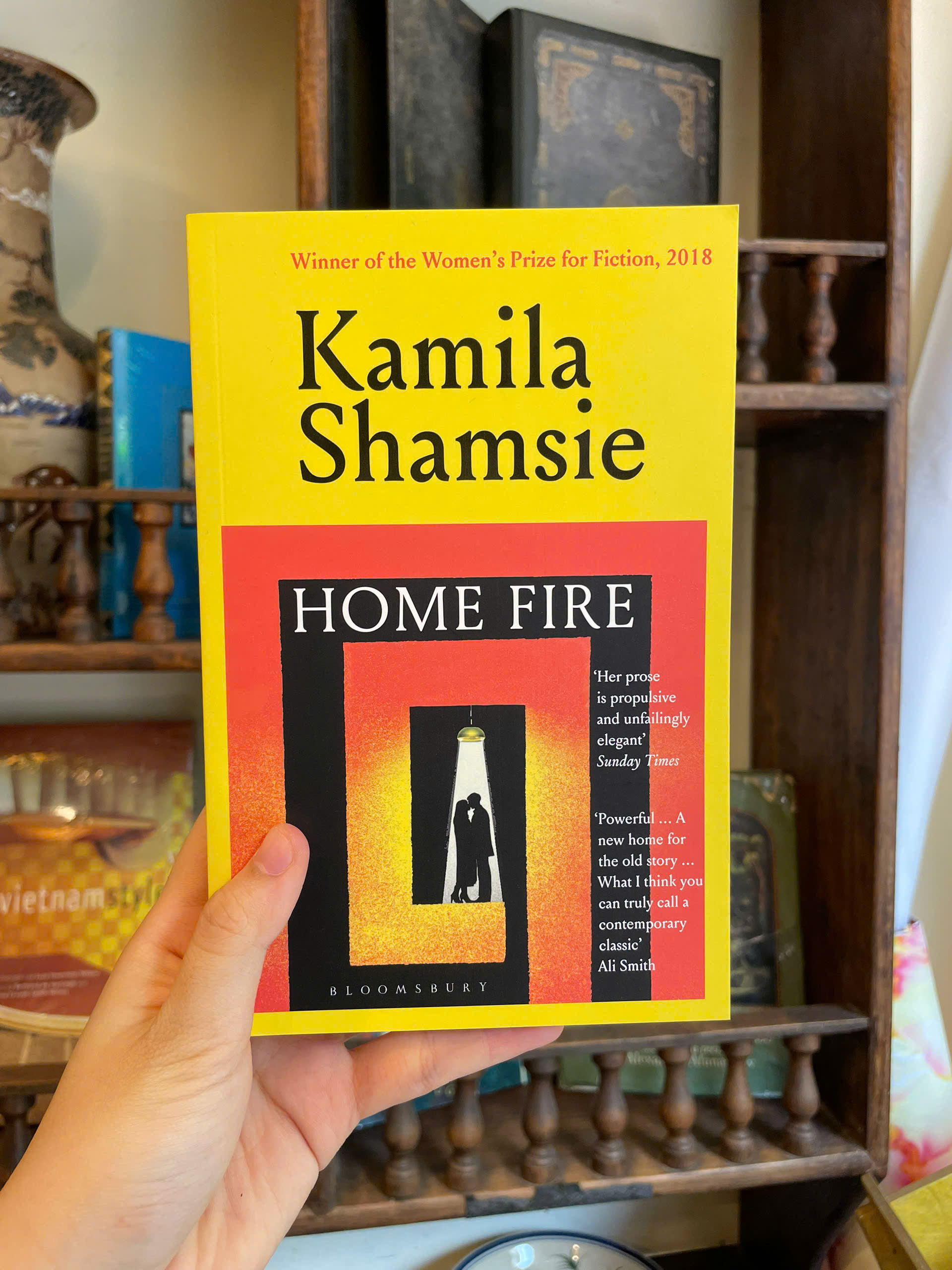 Sách - Home Fire by Kamila Shamsie - Fiction/Contemporary book in English - Sách Ngoại Văn