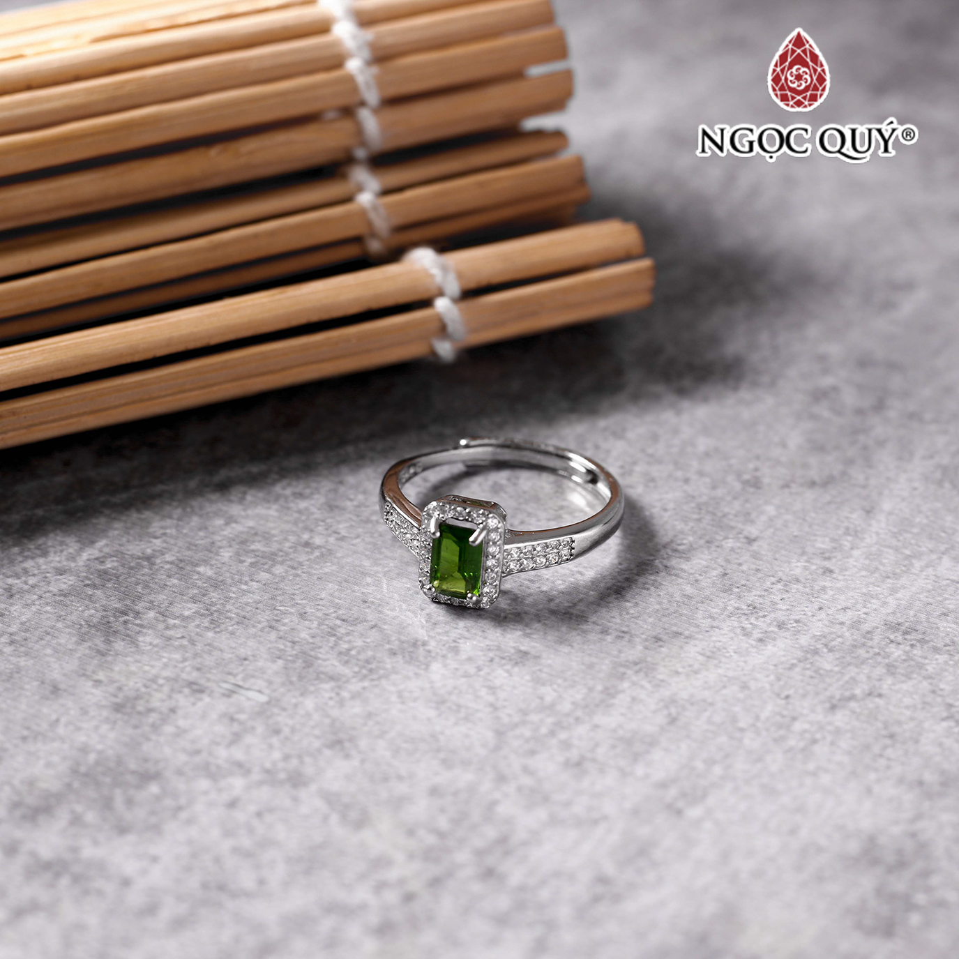 Nhẫn diopside 6x4mm freesize mệnh hỏa mộc - Ngọc Quý Gemstones