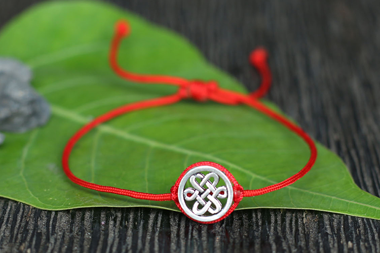 Vòng Kết Dây Đỏ Charrm Kết Đồng Tâm Bạc Ngọc Quý Gemstones GA5