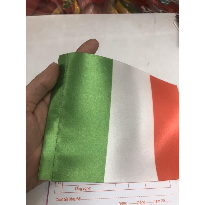 lá cờ để bàn italy