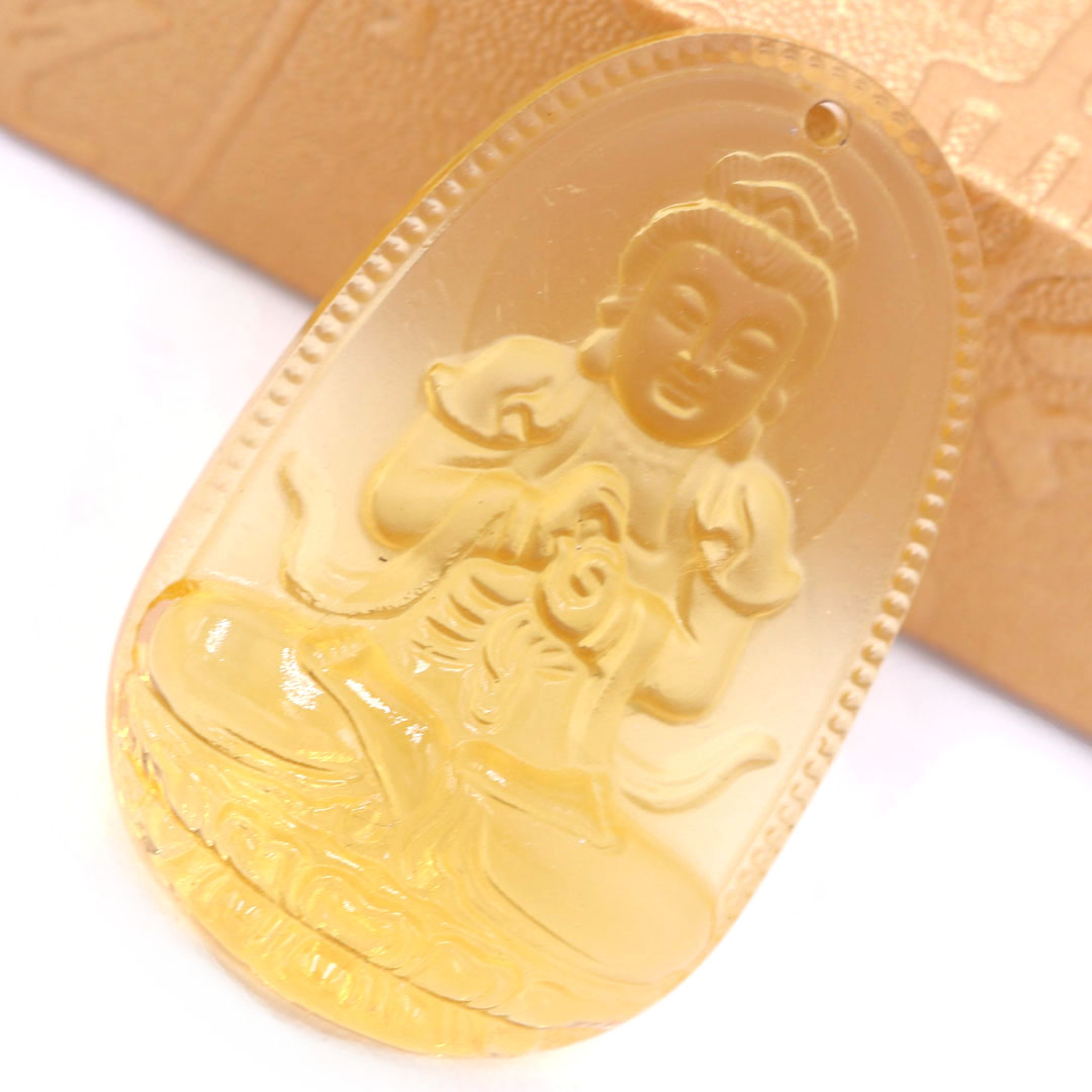 Mặt Phật Đại nhật như lai thuỷ tinh vàng 3.6 cm kèm móc và vòng cổ dây cao su đen, Mặt Phật bản mệnh