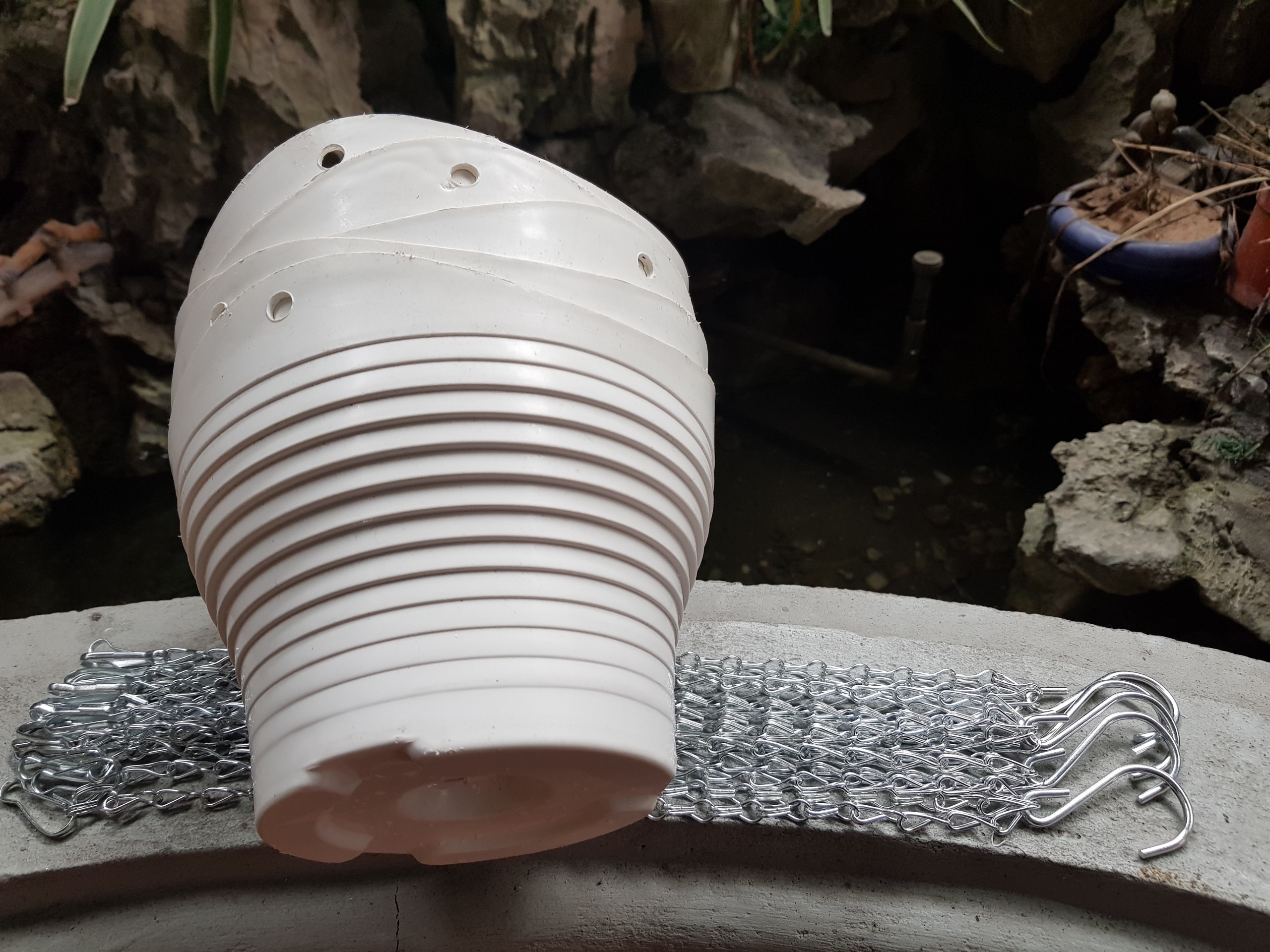 5 Chậu Sóng Trồng Hoa Bằng Nhựa Có Móc Treo Đường Kính Miệng 18cm