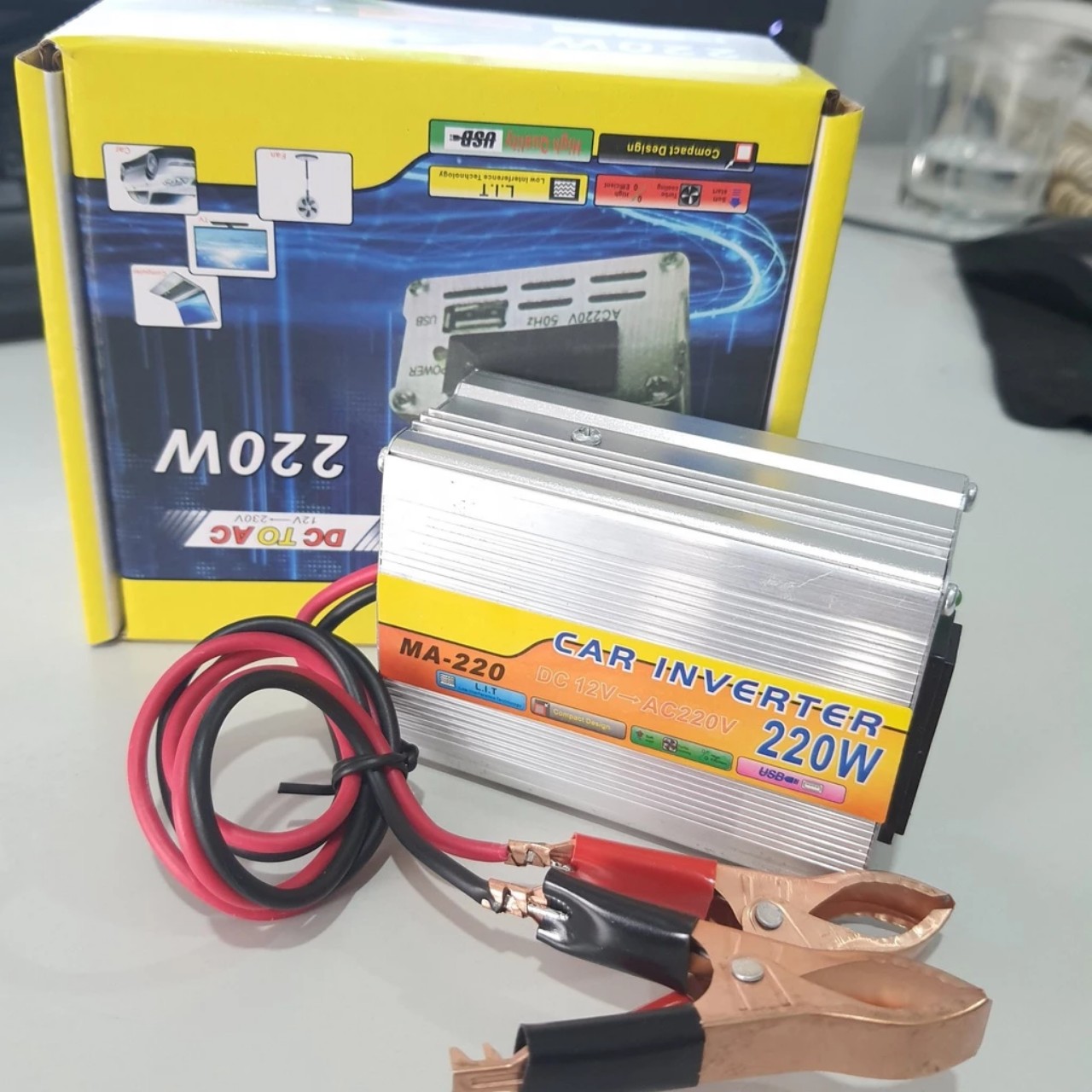 Kích Chuyển Đổi Điện 12V Lên 220V - 220W: Giải Pháp An Toàn Khi Mất Điện Cho Gia Đình Và Xe Ô Tô, ĐÈN TRANG TRÍ