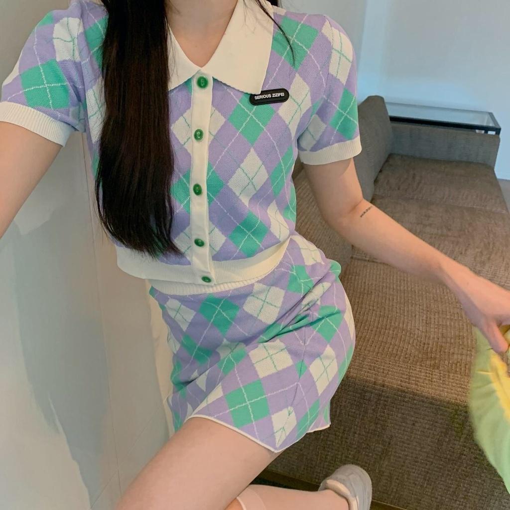 Hàng Sẵn_ Set áo len polo kèm chân váy ngắn retro kẻ sọc mỏng thời trang Hadu shop