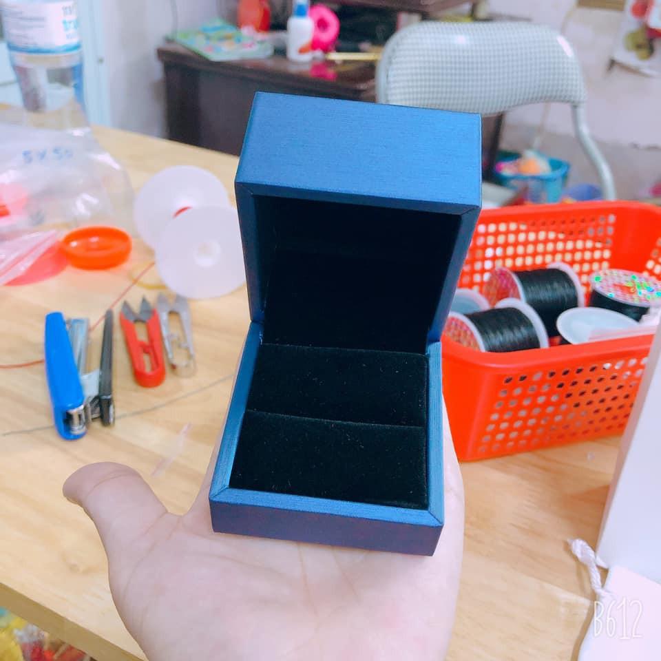 HỘP LỤA CAO CÂP KÍCH THƯỚC 6*6 CM